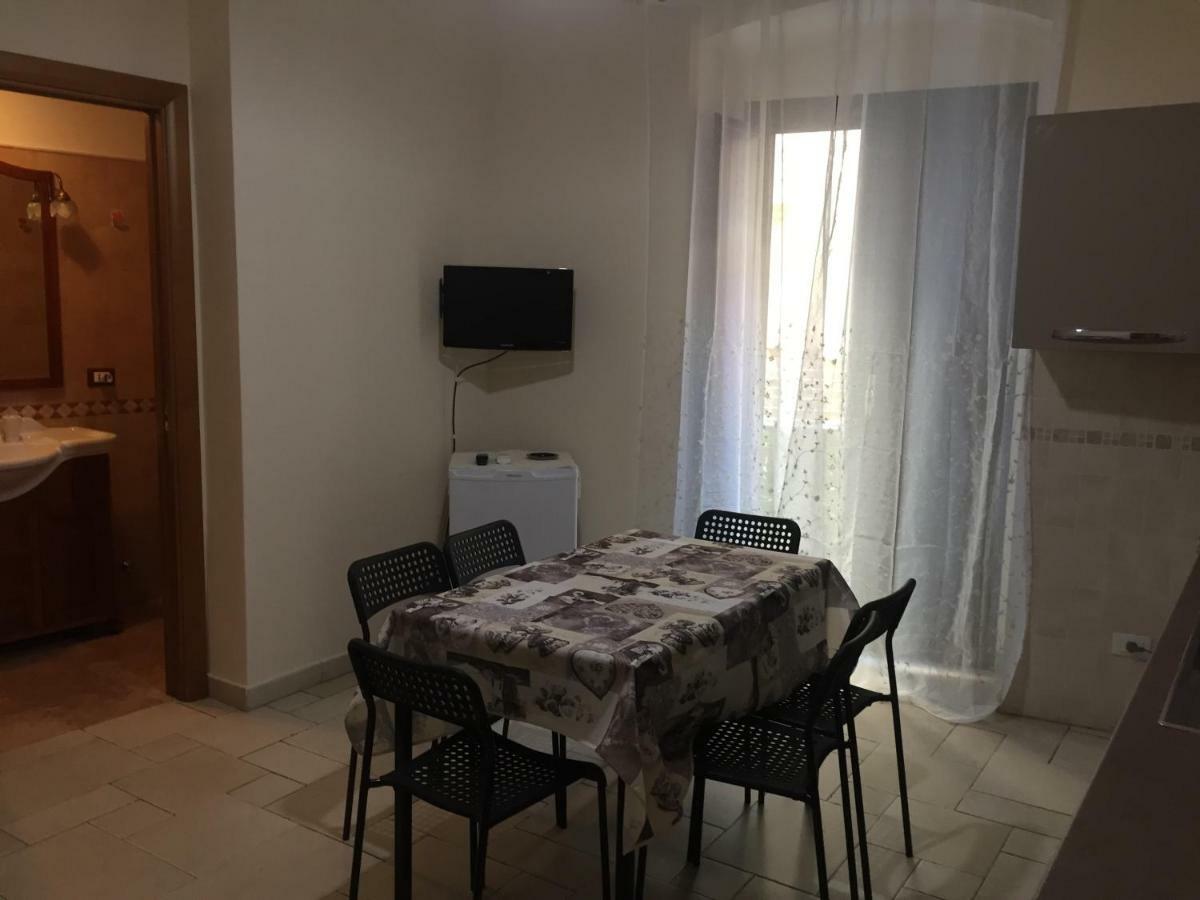 Apartament Larosablubarivecchia *