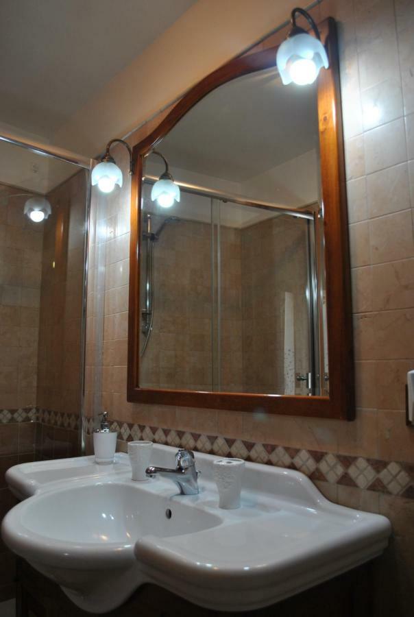 Apartament Larosablubarivecchia *